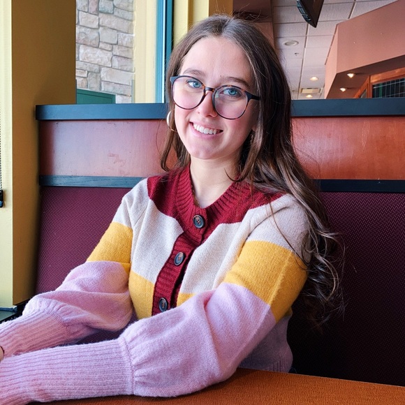 Meet your Posher, Rachel - Picture 2 of 6